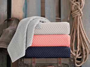 Luxurious SaaSoh Venice Collection bath towels in elegant jacquard design, soft and plush for a spa-like experience.